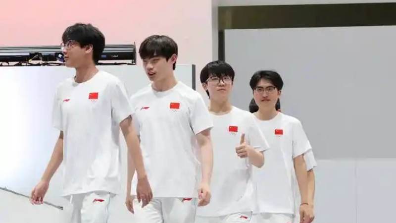 球速体育-先锋潮流,打造专属体育圈-球速体育 | 官方网站 防守三秒:内线球员的站位限制